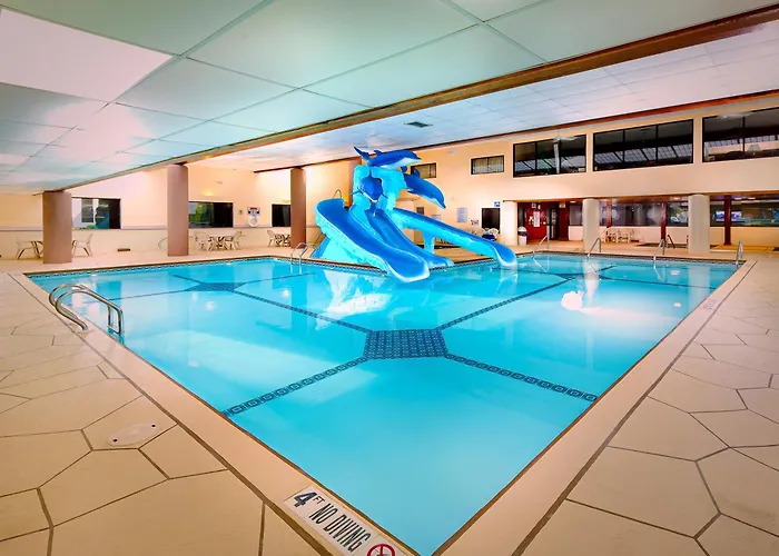 Grand Marquis Waterpark Hotel & Suites