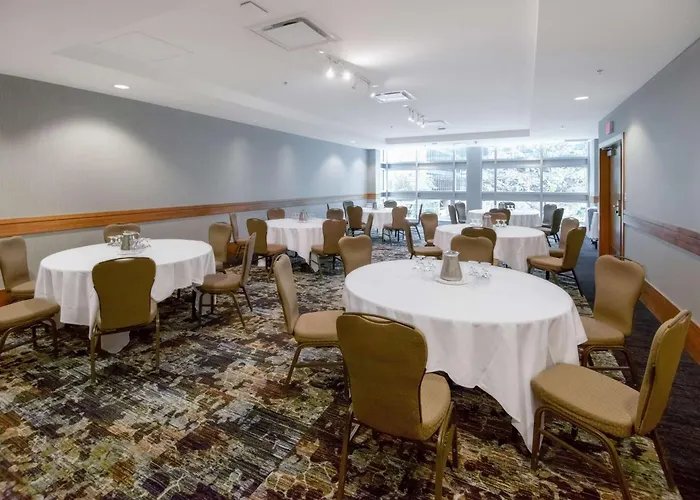 Coast Coal Harbour Vancouver Hotel By Apa