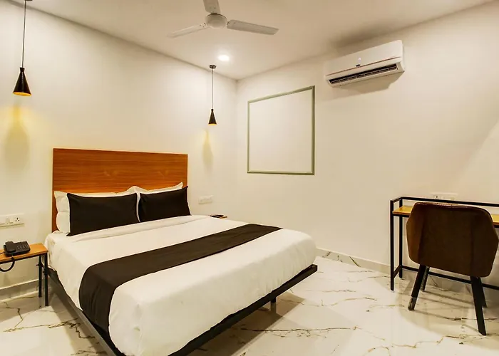 Super Townhouse Rcc Hotel Banjara Hills