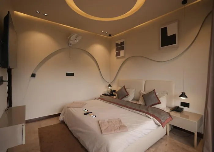 L'Elegant Resort