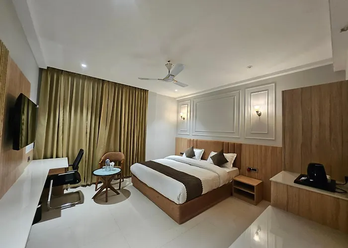 Hotel Trimurti Ayodhya