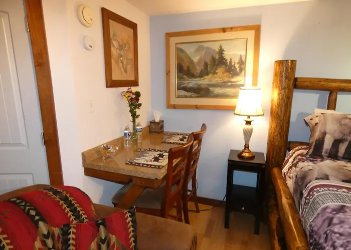 Yellowstone Motel - Adults Only - All Rooms Have Kitchens