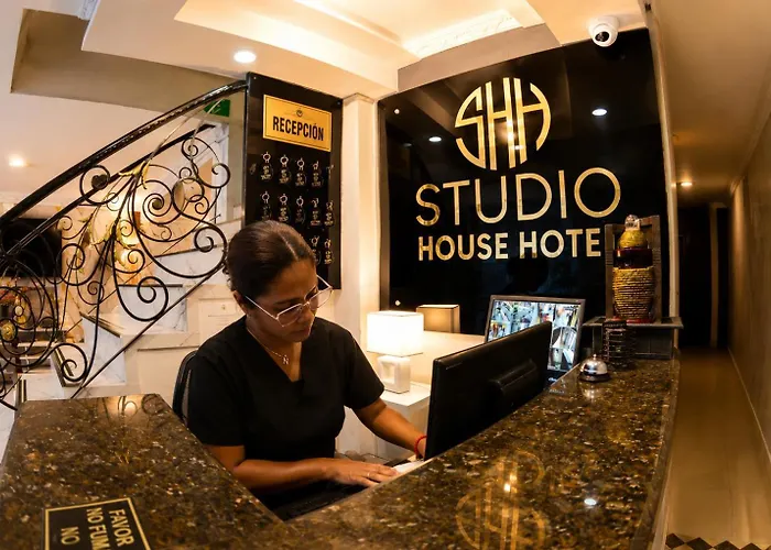 House Studio Hotel