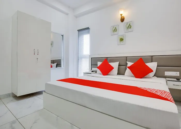 Hotel O Sky White House