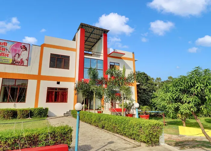 Hotel O Gayatri Parks