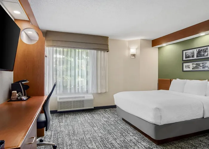 Sleep Inn & Suites Bay View Acme - Traverse City