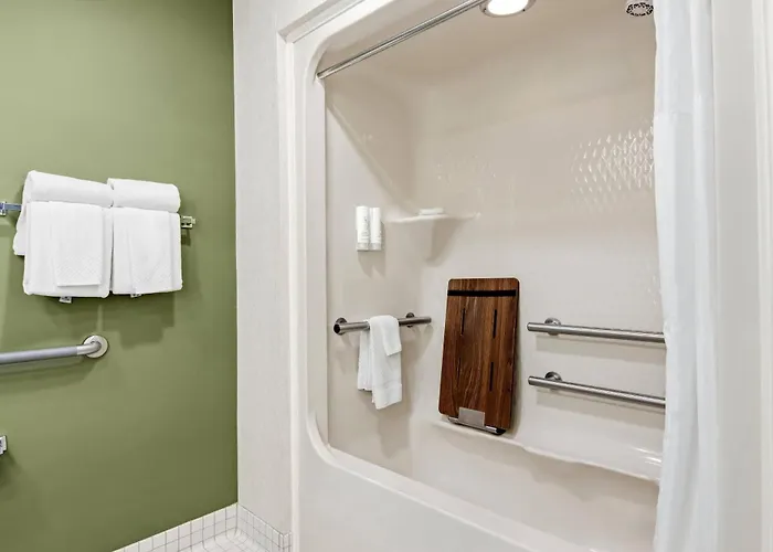 Sleep Inn & Suites Bay View Acme - Traverse City