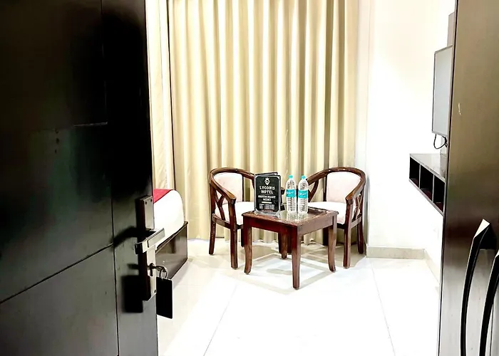 Hotel Lycoris Zirakpur Chandigarh !! Main Highway Hotel ! Lift ! Large Parking ! Premium Ac Rooms ! Traveler Choice