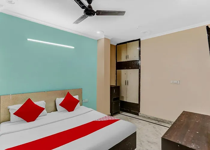Hotel O Blue Diamond Near Jahangirpuri Metro Station