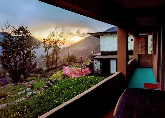 Spot On Hotel Moon Cafe And Homestay