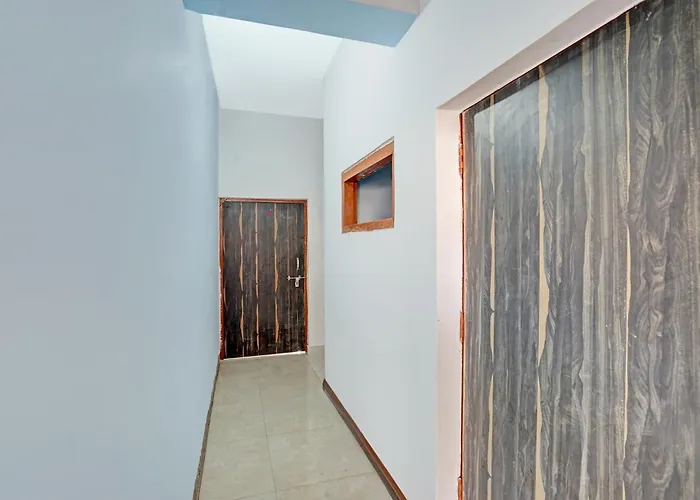 Oyo 8195 Marine Guest House