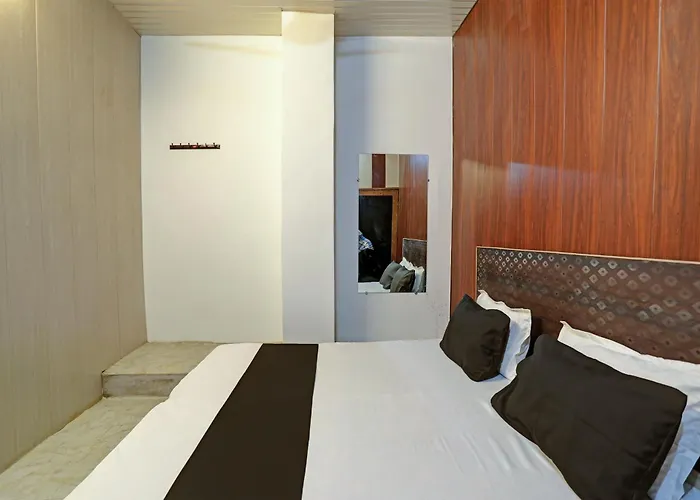 Hotel O Mansarovar
