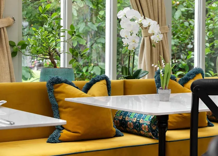 Victoria Square Hotel & The Orangery