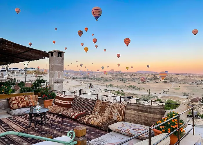 Seki Cave Hotel, Wake Up To Hot Air Balloons