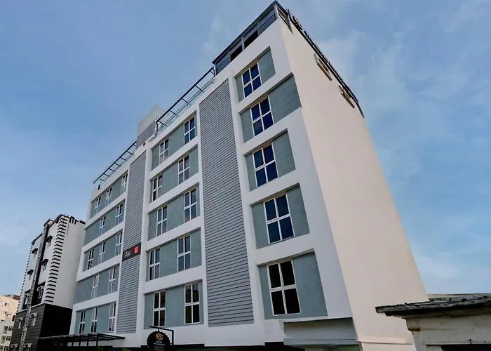 Townhouse The Cinco Bliss Near Ikea, Wells Forgo, Kims, Care Hospitals
