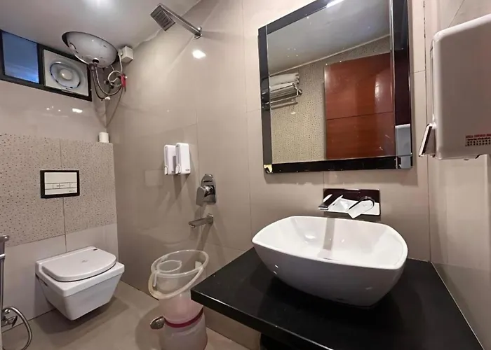 Woods Villa Cottages Manali - 1,2,3,4 Cottages & Villas Available In Manali With Scenic Mountain View