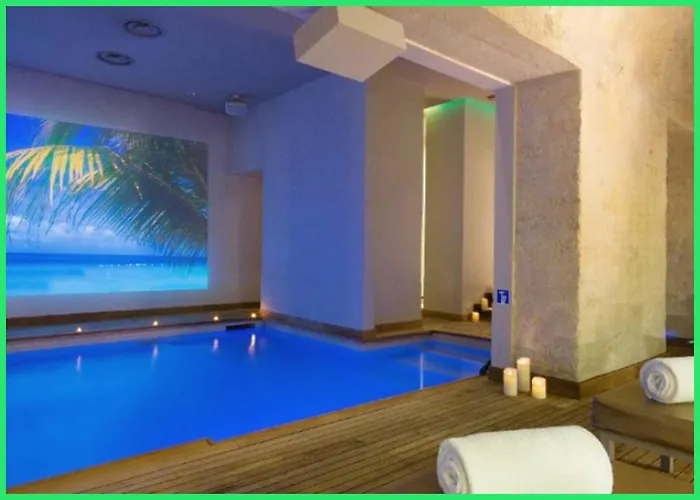 Hotel Gupta Residency ! Ujjain - Fully-Air-Conditioned Hotel At Prime Location With Wifi , Near Mahakal Temple And Railway Station, Newly Constructed And Luxurious Rooms
