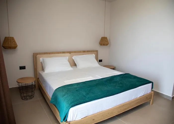 Uzeiri Guest Hotel