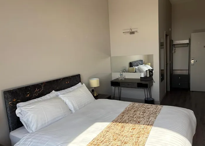 Amorist Hotel