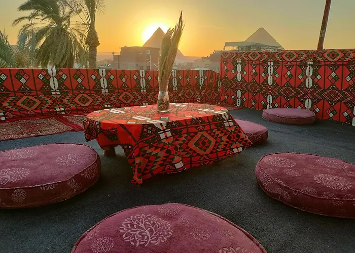 Ronza Pyramids Inn