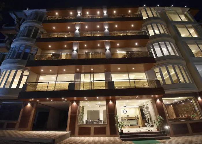 The Zinnia Castle- Dharamshala # Centrally Heated & Air Cooled # Premium Rooms # Lift # Bar # Terrace # Big Parking # Near Market # Top Rated # Property Of The Year