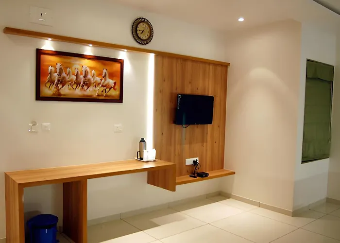 Nova Yashraj Hotel