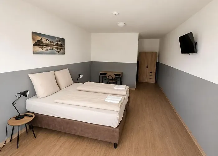 ELO STAY Nordheide 24h Check-in, Free Parking&WiFi