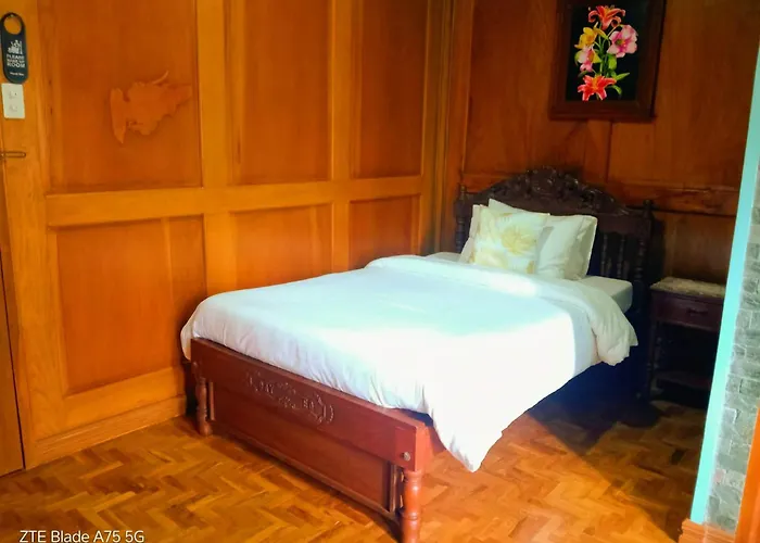 Rekwood Hotel
