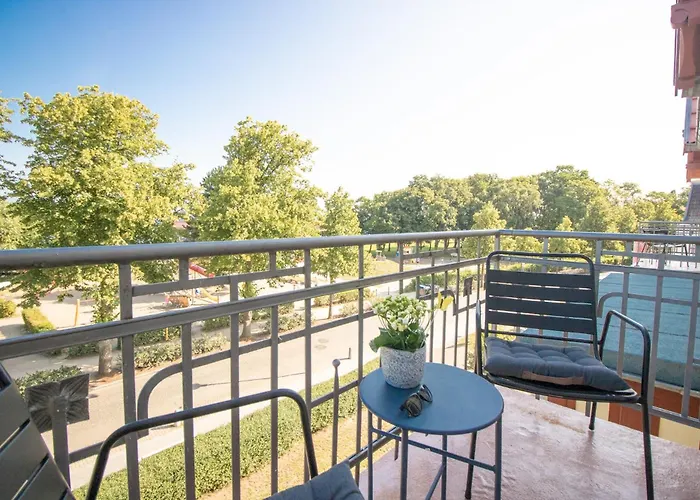 Hotel Haus am Meer Kühlungsborn in direkter Strandlage, Zimmer mit Meer- oder Gartenblick, teils Balkon&Frühstück zubuchbar in historischer Villa