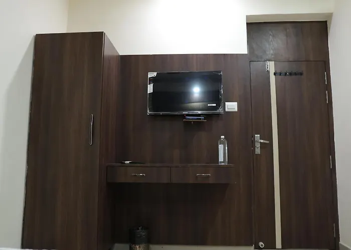 Luxury Rooms By Hotel Hari Palace