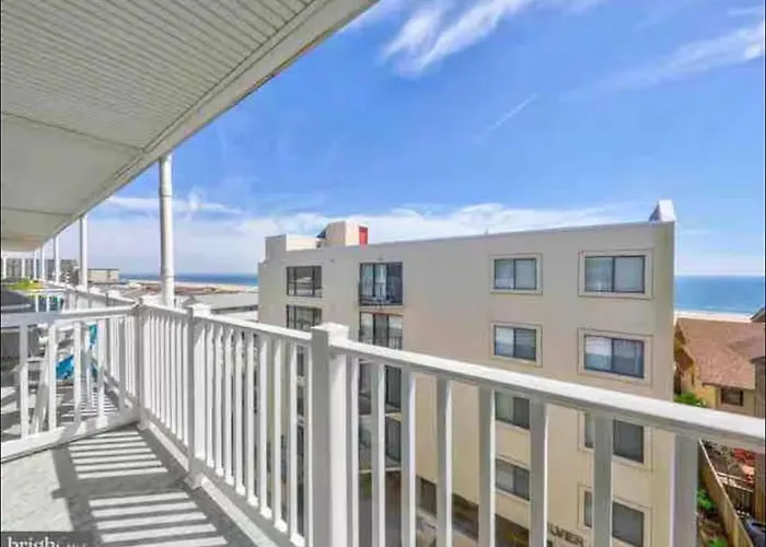 Modern Renovated Condo - 90 Steps To Beach - Ocmd