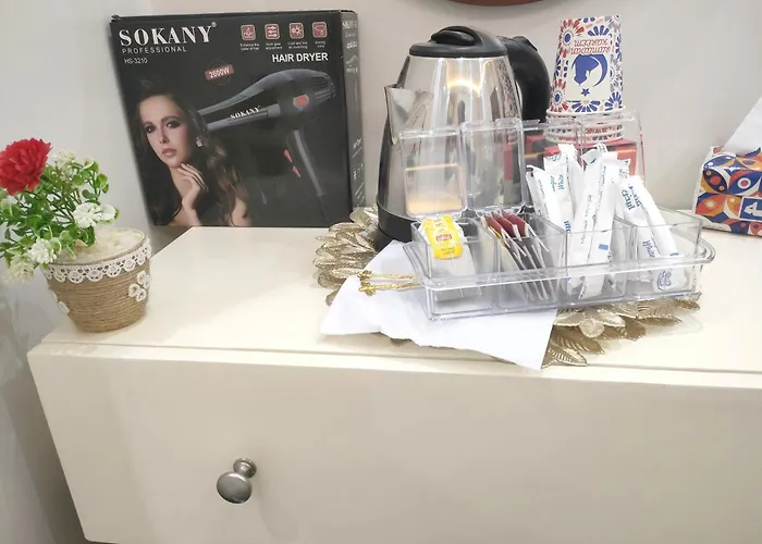 Ronza Pyramids Inn