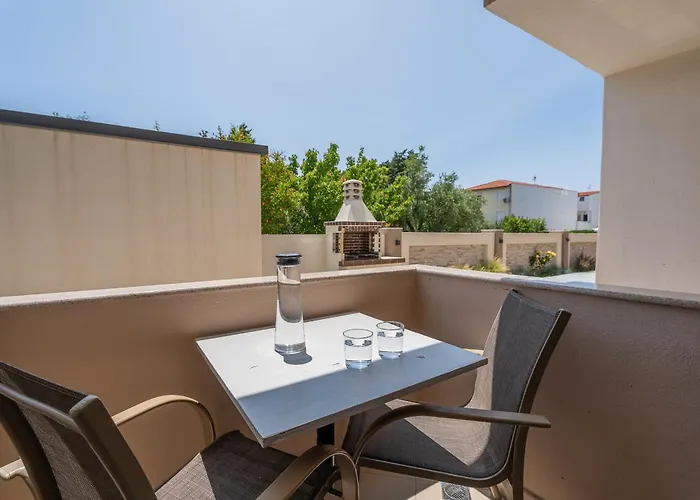 Meliton Inn Hotel & Suites By The Beach