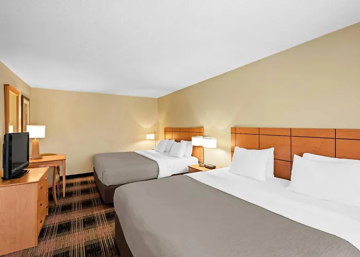 Quality Inn&Suites Des Moines Airport