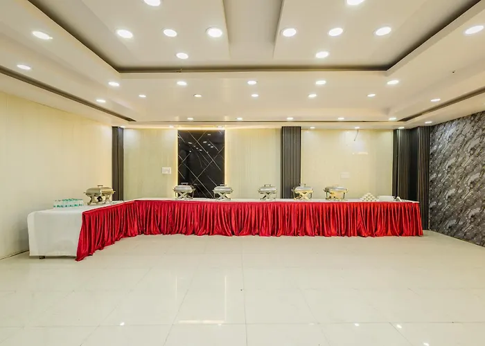 Treebo Green View, Noida