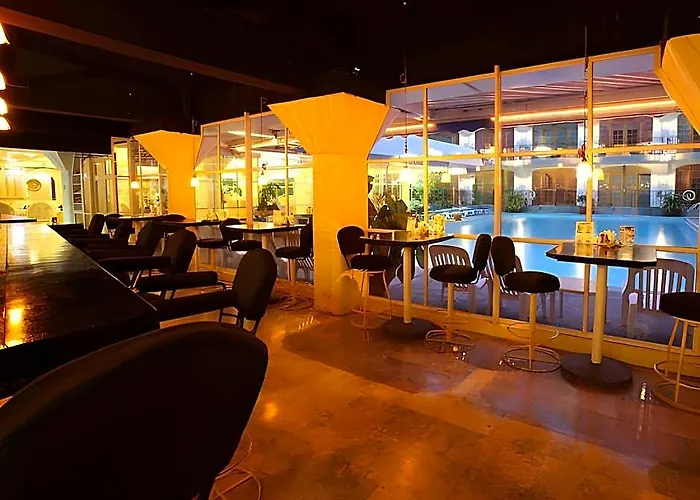 Clarkton Hotel Apartment