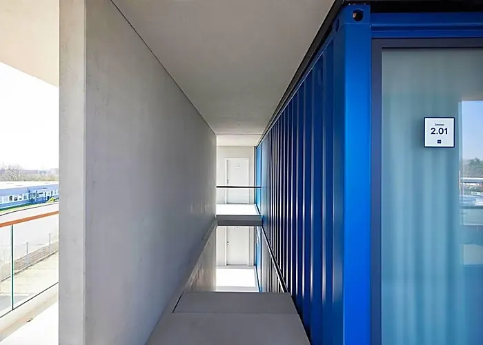 Tin Inn - Erkelenz - Das Hotel Aus Hochwertig Ausgebauten Ueberseecontainern