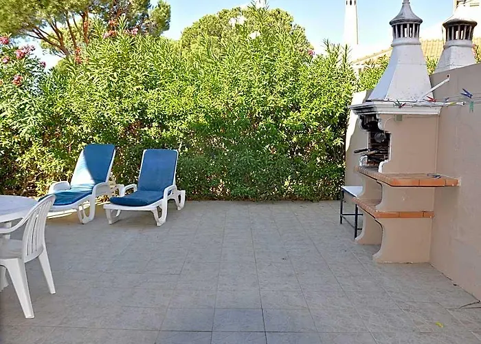 Villa In Vilamoura With Pool Near Golf Courses