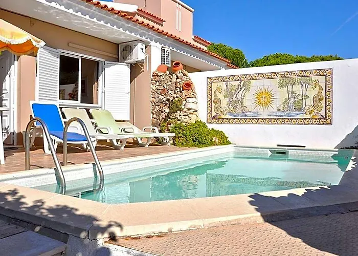 Villa In Vilamoura With Pool Near Golf Courses