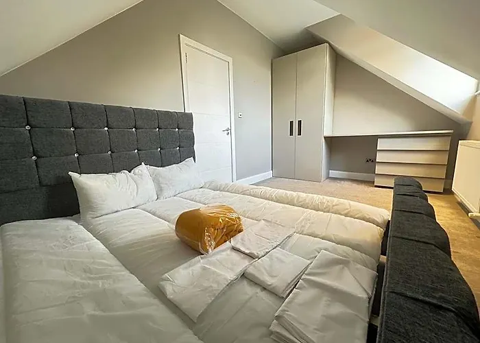 Elevate Your Stay In Hendon Central