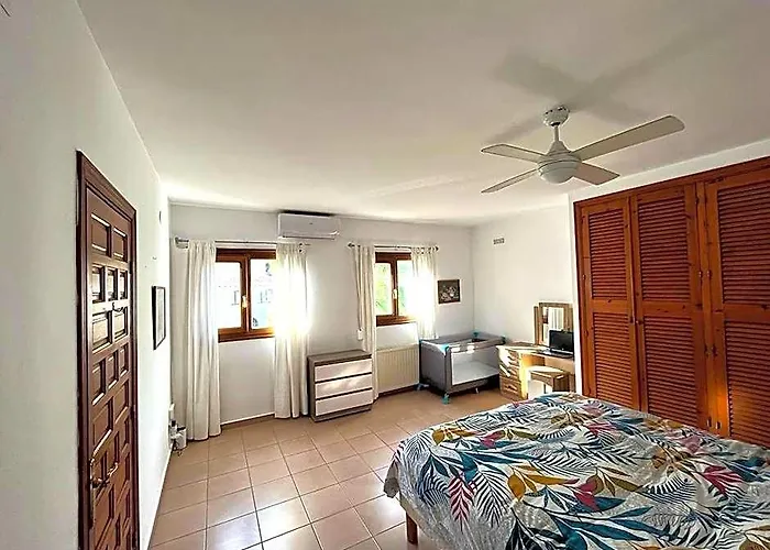 Villa With Private Pool In Moraira