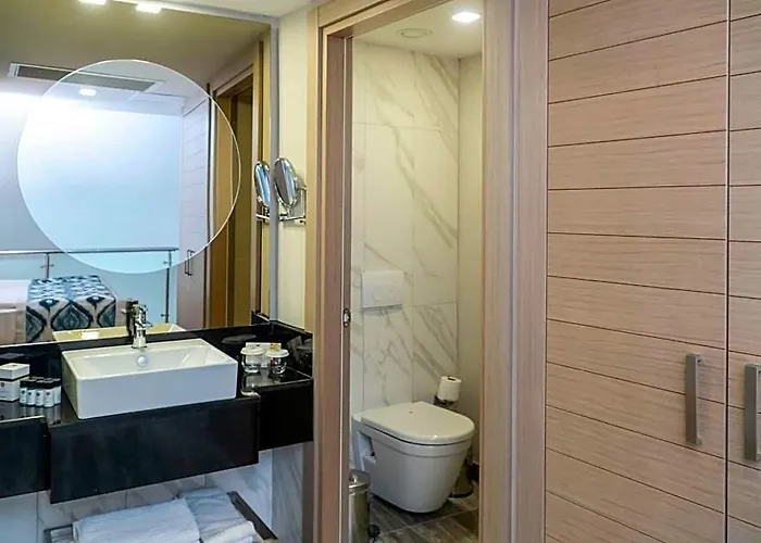 Royal Wings Hotel