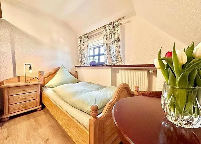 Hotel Deutsches Haus Mit Wlan Und Parkplatz, Hdz Und Kliniken In Der Naehe, Direkt An Der A2 Und A30 Gelegen