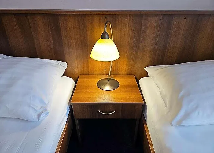 Hotel Trim