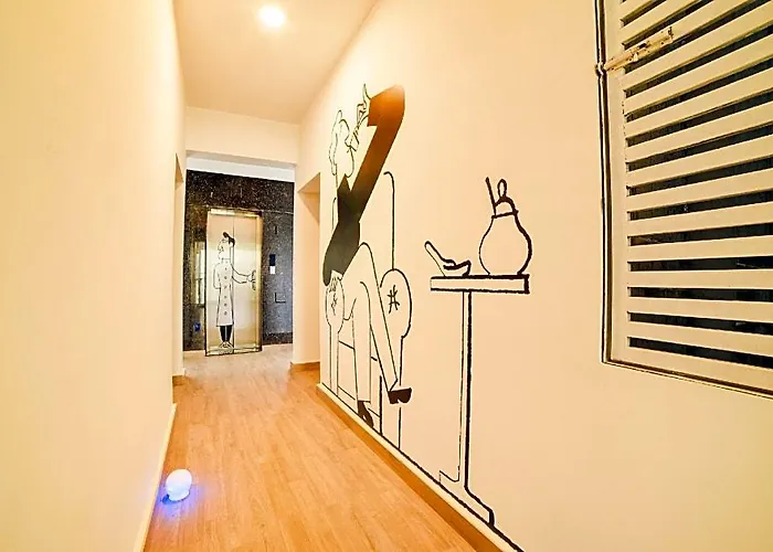 Townhouse Sarvar Hospitality Near Ascendas Park Square Mall