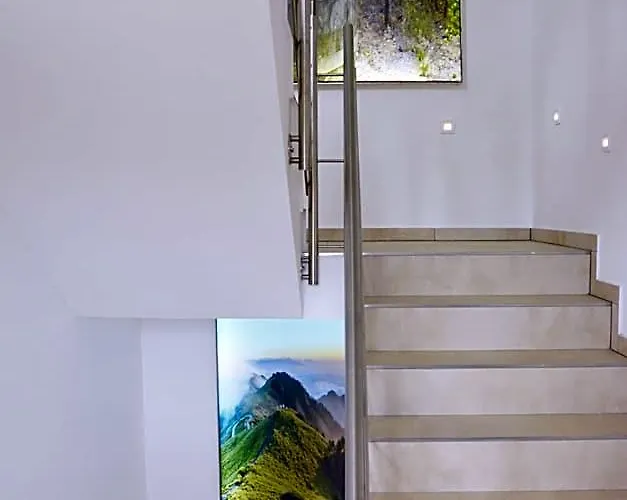 X-Hotel