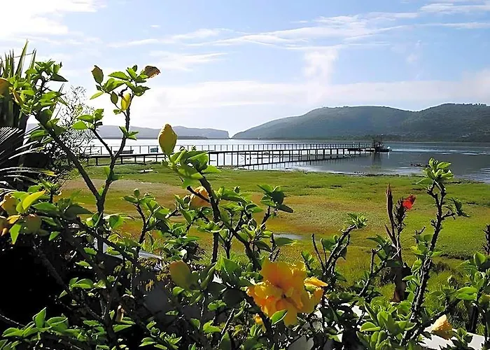 Point Lodge On The Waters Edge