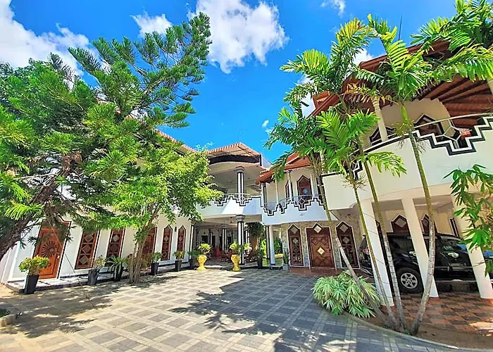 Peacock Reach Hotel