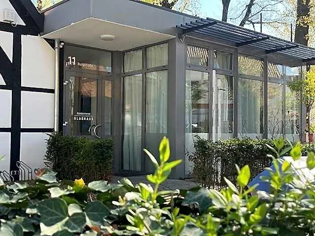 Glashaus mit 3 Gästezimmer