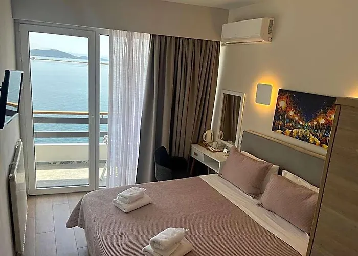 Hotel Avra